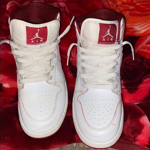 Jordan 1 Mid White Gym Red (GS) - Picture 5 of 6